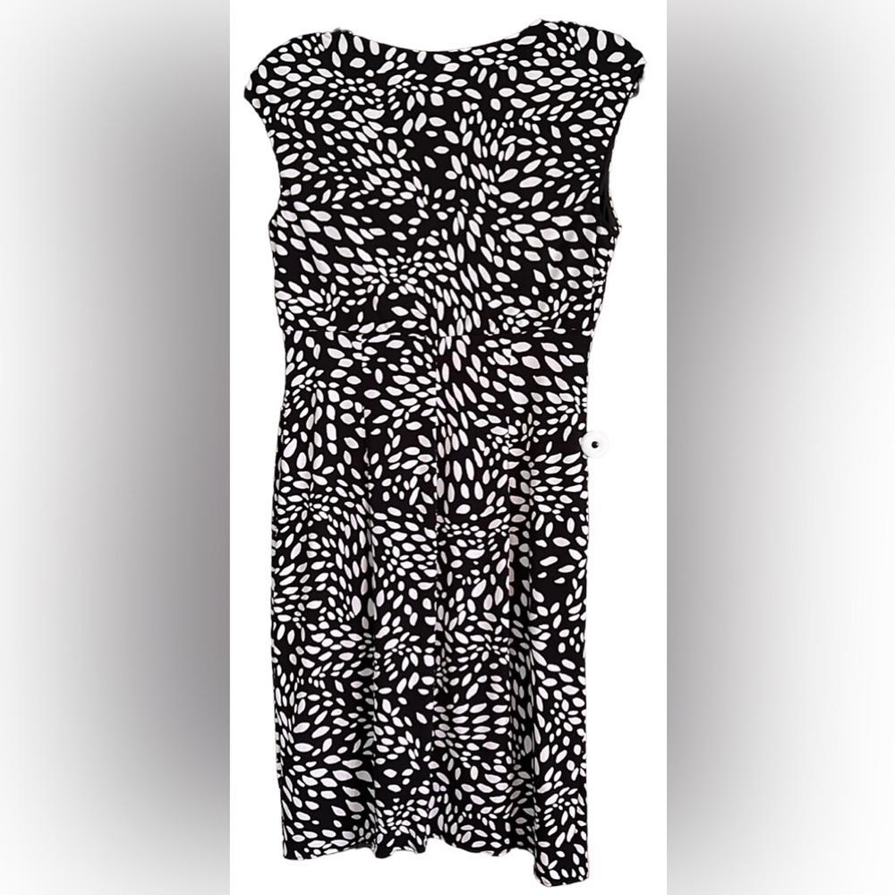 LONDON TIMES Black/White V-Neck Criss Cross Front Sleeveless Dress, Sz 10, GUC. - Picture 8 of 8